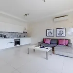Modern Steps From Balluta Bay Apartamento Sliema