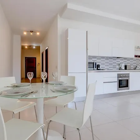 Modern Steps From Balluta Bay *