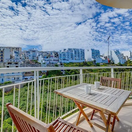 Modern Steps From Balluta Bay * Sliema