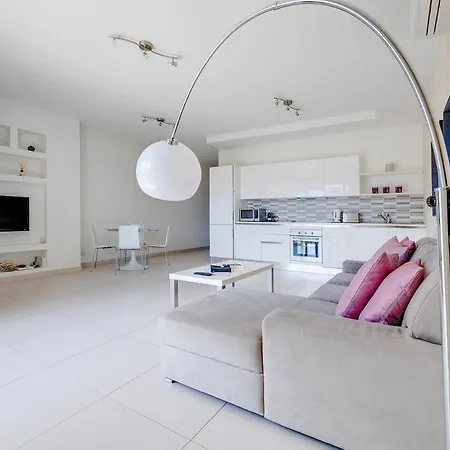 Apartman Modern Steps From Balluta Bay *