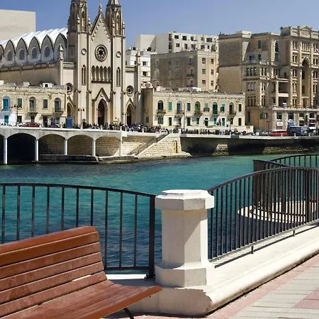 Modern Steps From Balluta Bay Апартаменты *