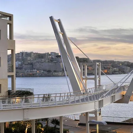 Modern Steps From Balluta Bay *